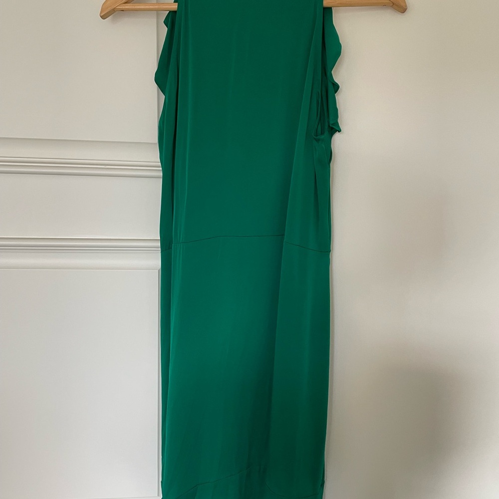 Elegant Green Sleeveless Dress by DVF